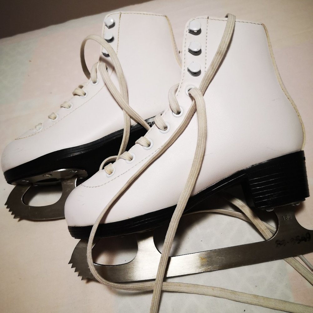 Girls skate shoe